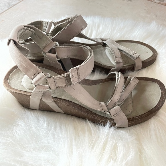 Teva Shoes - TEVA Ysidro Taupe Strappy Leather Comfort Wedge Sandals Size 9
